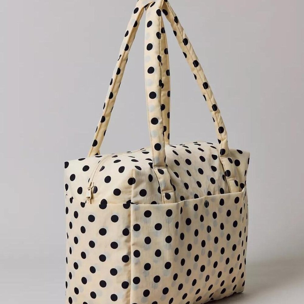 BAGGU Small Cloud Carry-On Bag - Cream + Black Polka Dot - UO Exclusive